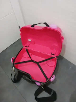 Maleta infantil correpasiilos rosa con ruedas