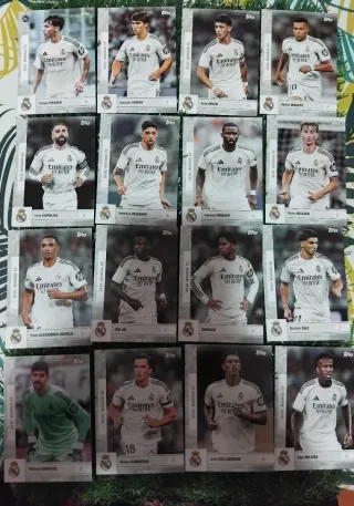 Real Madrid Team Set Topps 2025-26 lote de cartas