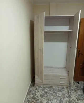 Armarios de madera nuevos y buena calidad