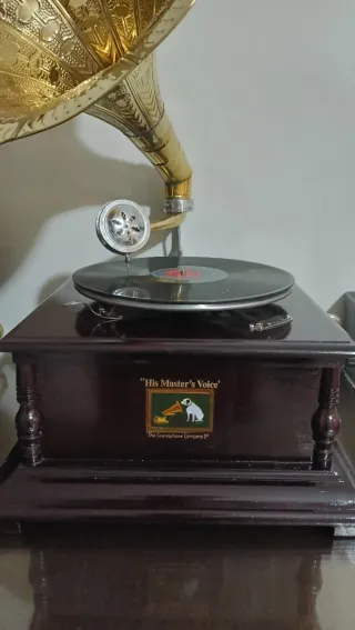 Grammofono Vintage His Master's Voice