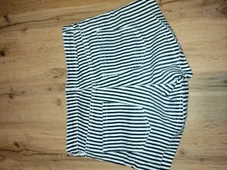 Pantaloncini a righe bianche e nere taglia Eur 38