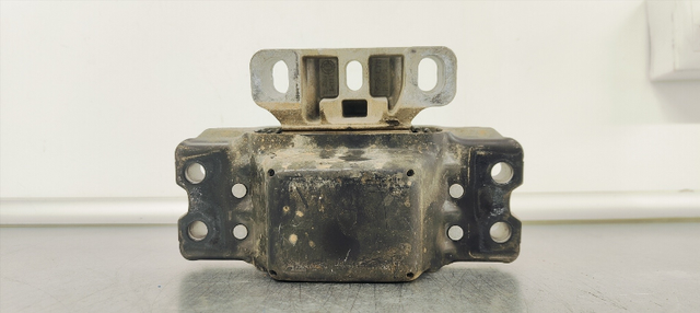 SUPORTE DO MOTOR ESQUERDO VOLKSWAGEN GOLF VI CABRIO