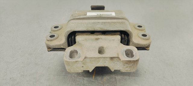 SUPORTE DO MOTOR ESQUERDO VOLKSWAGEN GOLF VI CABRIO