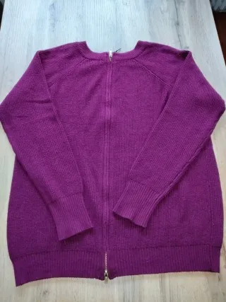 Maglione viola con zip sul retro taglia M