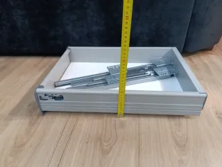 Cajón interior armario metálico