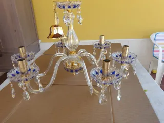 Lámpara de araña de cristal dorada