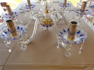 Lámpara de araña de cristal dorada