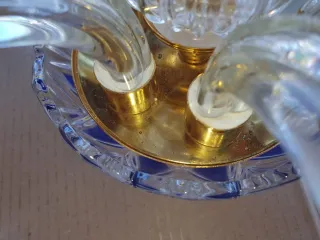 Lámpara de araña de cristal dorada