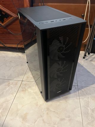 PC Gaming con luces LED RGB