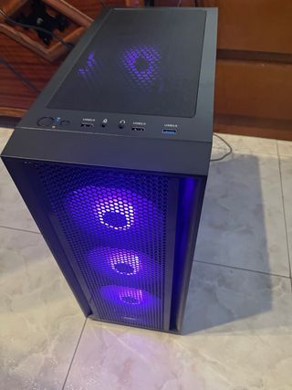 PC Gaming con luces LED RGB