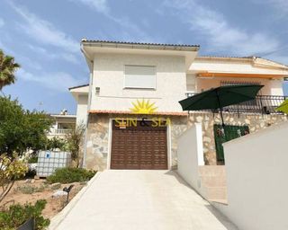 Chalet en alquiler en Los Balcones - Los Altos del Edén en Torrevieja