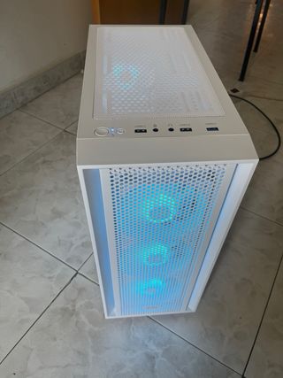 PC Gaming Blanca con RRG