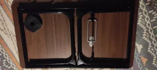 mesa auxiliar pequeña con soporte