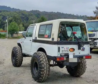 Suzuki Samurai 2000