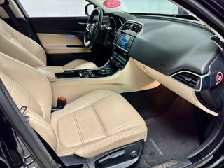 JAGUAR XE AUTO PRESTIGE 2.0 DIESEL 180CV S&S.