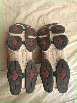 New Balance 9060GRY Gris Talla 40