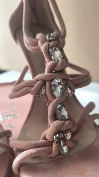 Sandalias piel Alma en Pena con pedrería