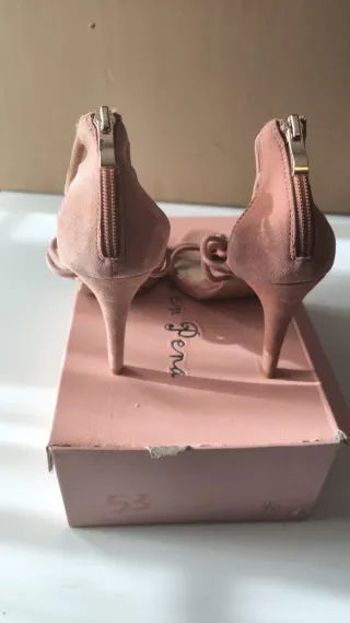 Sandalias piel Alma en Pena con pedrería