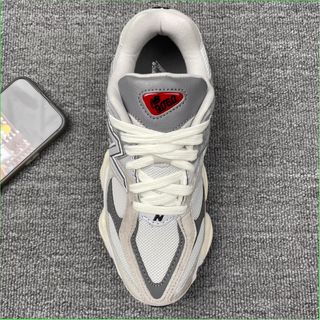 New Balance 9060 Rain Cloud Talla 40