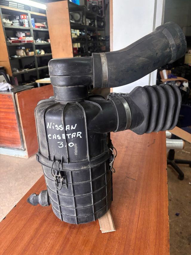 Nissan Casbtar Caja Filtro Aire 3.0