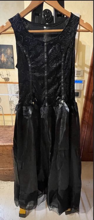 Vestito Halloween nero con pizzo e teschi