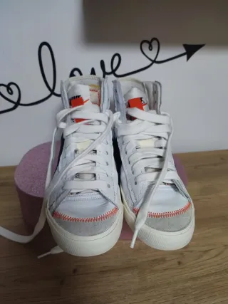 Nike Blazer Mid Zapatillas Blancas y Negras