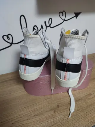 Nike Blazer Mid Zapatillas Blancas y Negras