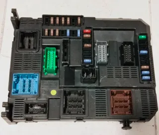 Caja Fusibles BSI Peugeot 208 9678355880