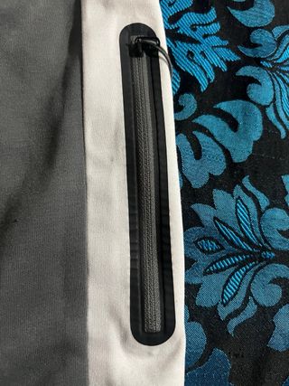 Pantalón The North Face Gris y Blanco