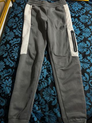 Pantalón The North Face Gris y Blanco
