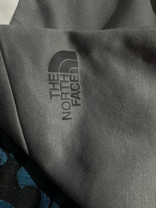 Pantalón The North Face Gris y Blanco