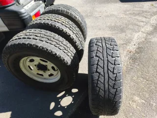 5 Ruedas completas Mitsubishi Montero/Galloper.