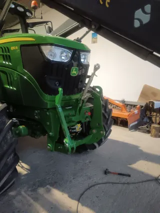 Tripuntal tractor John Deere