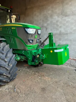 Tripuntal tractor John Deere