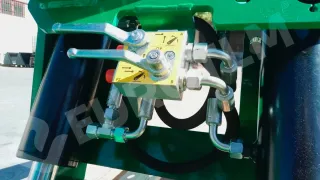 Tripuntal tractor John Deere