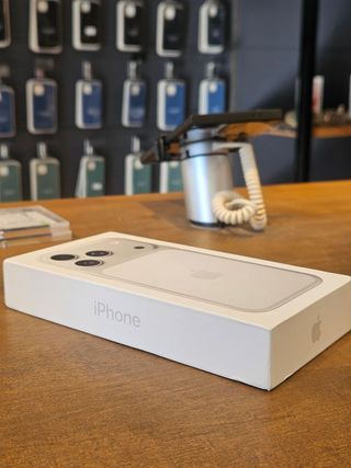 IPHONE 17 PRO 1TB PLATA PRECINTADO