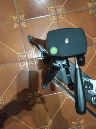 Trípode para cámara y móvil