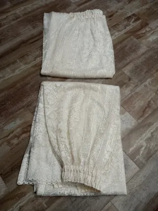 Cortinas de encaje blancas