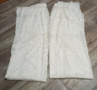 Cortinas de encaje blancas