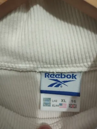 Jersey Reebok cuello alto talla S