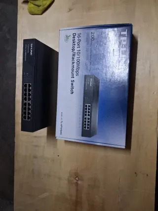 TP-Link TL-SF1016DS Switch 16 Porte