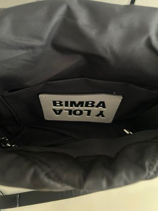 Bolso bandolera negro acolchado