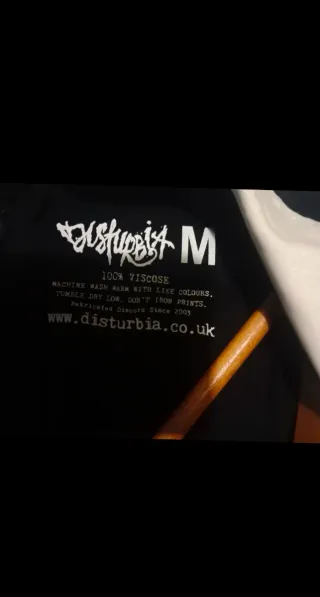 Vestido negro con cuello blanco