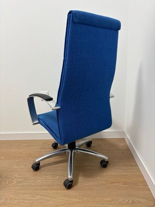 Silla de oficina ergonómica con ruedas – respaldo