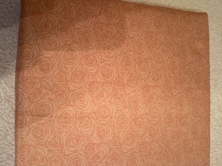 Juego de cama, bajera  ajustable rosa y fundas alm