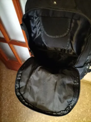 Mochila Rip Curl Negra y Roja