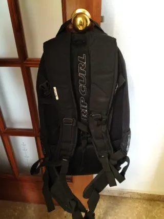 Mochila Rip Curl Negra y Roja