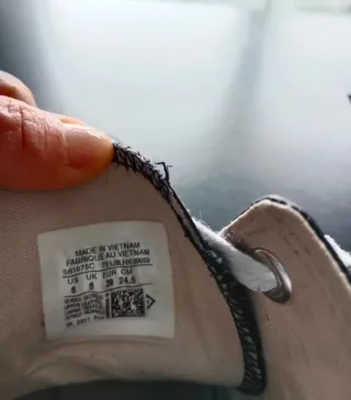 Zapatillas Converse Piel Negras y Blancas