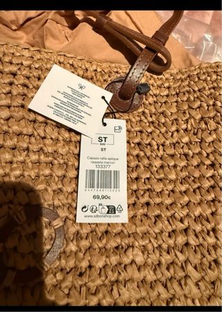 Bolso de rafia con logo,forro con cierre.