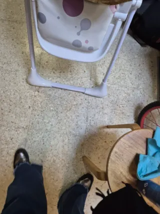 Trona bebé varias posturas poco uso